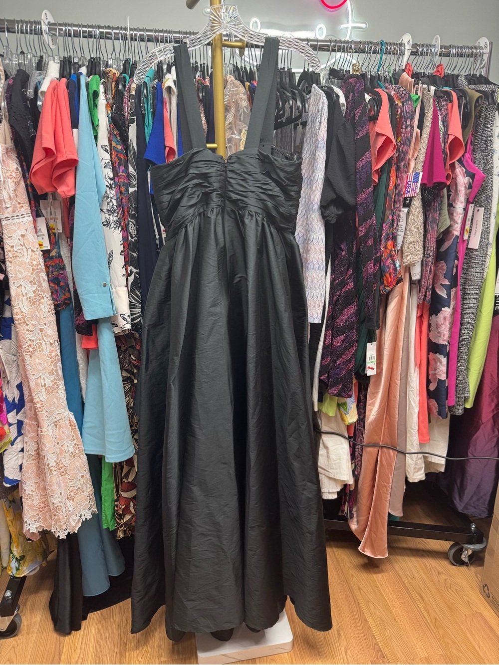 Donna Karan Bow Gown SOLD OUT - Picture 3 of 8